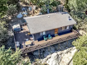 RACC00N Rock Charming Hot Tub Cabin - Image 2