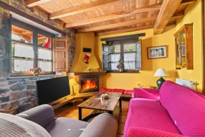 Casa La Vega, fireplace, whirlpool. Senda del Oso - Image 3