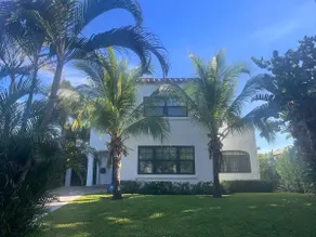 The Pineapple Villa: Chic 4BD Tropical Paradise near the Beaches - Image 5