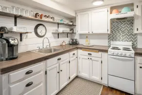 One BDRM near Ocean/Arpt/Seattle w/pvt courtyard - Image 2