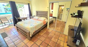 Ocean View, Full Kitchen, Amazing Location! - Image 3