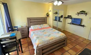 Ocean View, Full Kitchen, Amazing Location! - Image 2