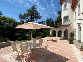 Spectacular ”Chateau” House in the center of Olot - Image 2