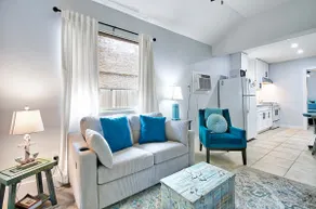Tranquil Beach Apartment - Image 3