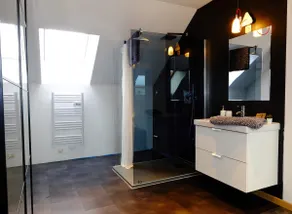 Home Theater & Projector | Air Conditioning | Parking - Image 4