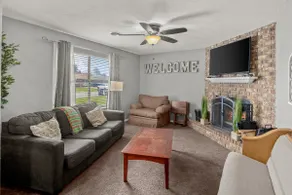 Near Razorback Stadium & Attractions | Firepit - Image 2