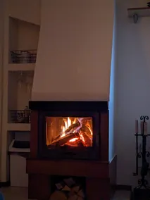 Casual Gondola Apartment with Fireplace & Terrace - Image 4