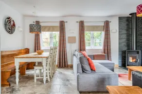 Luxury Cottage in New Forest Perfect for Family and Friends - Image 5