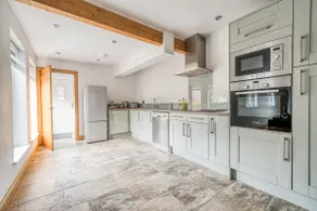 Luxury Cottage in New Forest Perfect for Family and Friends - Image 4