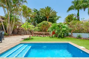 VILLA CON PISCINA PRIVADA CLIMATIZADA EN EL SUR DE TENERIFE CAMINANDO AL PUEBLO - Image 2