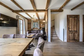 Chalet with wonderful views and hot tub - Image 3