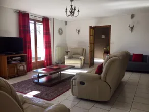 Spacious gîte with heated pool and games room - Image 3