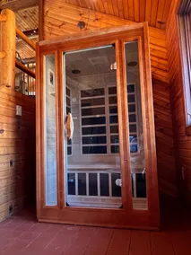 Luxe Spa Cabin: Hot Tub + Sauna + Fire - Image 5