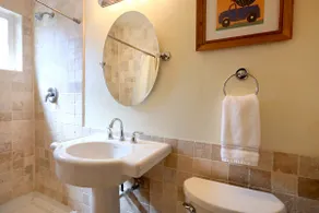 Castaña's Old Town House - Image 4