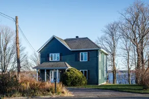 Country house with river views - Image 2