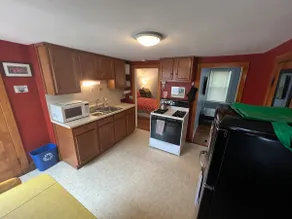 Ohio City 2nd Fl Apt With Free Off Street Parking - Image 5
