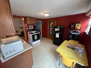 Ohio City 2nd Fl Apt With Free Off Street Parking - Image 4