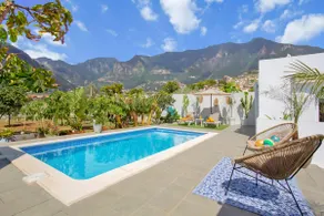 heated pool - Image 4