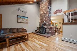 On Mtn. 10 Beds w Gym/Pool Access- Walk to Lifts! - Image 2