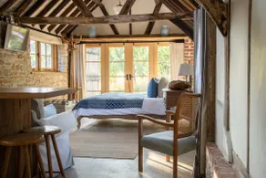 Grayswood Cowshed in stunning Grounds - Image 2