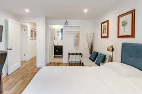 Stylish Modern Getaway, Biz Friendly - Image 4