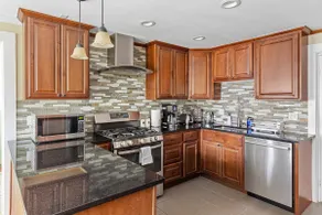 Vintage 3BR Farmhouse | Near Town + Mount Holyoke - Image 4