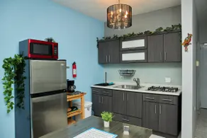 3 Bedroom Upstair Apt-High Speed WiFi-Solar Panels - Image 5