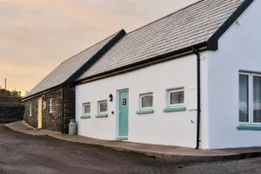 Ocean Blue – Coastal Cottage with Sea View, Dingle - Image 2