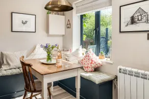 Cosy retreat in the heart of Herts countryside - Image 2