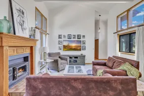 Family-Friendly Townhome convenience + Golf Views - Image 2