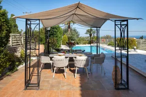 Countryside Escape w/ Sea View & Ping Pong - Image 4