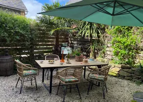 Warm, quiet cottage, close to tourist sites - Image 2