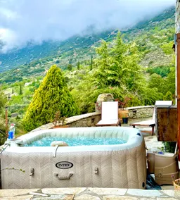 Rock Dandy Deluxe Chalet - Panoramic Mountains & Sauna - Image 4