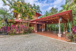Magnificent Getaway with Ocean-Mountain Views - Image 3
