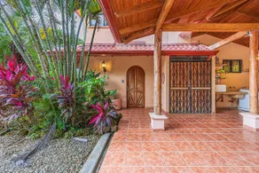 Magnificent Getaway with Ocean-Mountain Views - Image 4