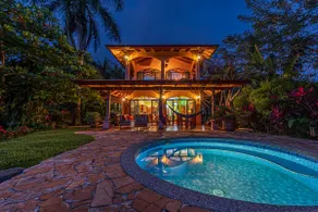 Magnificent Getaway with Ocean-Mountain Views - Image 2