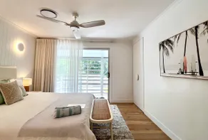 Noosa Heads PRIVACY w own entry, carpark & balcony - Image 3