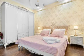 3BR Luxury Apartment with Courtyard, Terrace & BBQ - Image 2