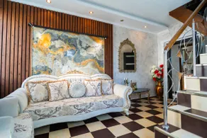 3BR Luxury Apartment with Courtyard, Terrace & BBQ - Image 3