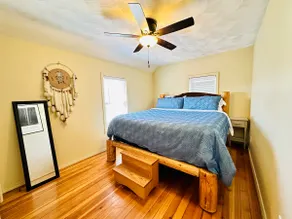 Large 4 Bedroom House steps to Nickel Plate Beach - Image 2