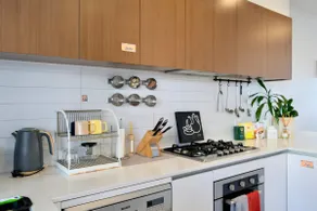 Double master bedrooms & cosy townhouse& car park - Image 5