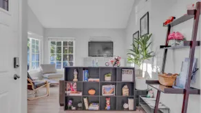 Newly Remodeled House 5 Beds, 3BR/2BA with Yard - Image 5