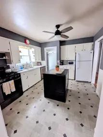 Spacious Home w/ Backyard Patio Near Downtown GR - Image 4