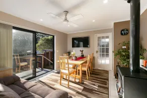 Entire Detached Property with Pool - Image 3