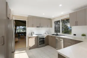 Entire Detached Property with Pool - Image 4