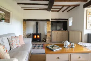 Delightful 4 bedroom Cotswold character cottage - Pass the Keys - Image 5