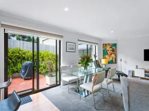 ”Tuscan villa” light and bright in quiet location - Image 5