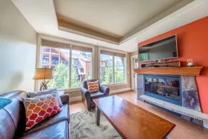 Mountain Views - Luxury Condo in Canmore - Image 2