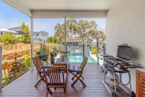 Own Pool, On Esplanade, close Manly café precinct - Image 3