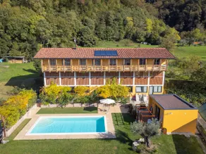 Lake Como pool and lake view - Image 3